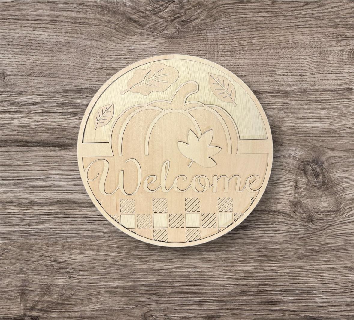 Plaid Pumpkin Welcome Round